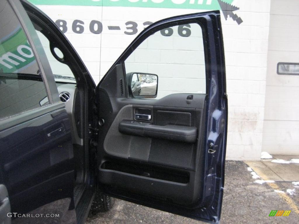 2005 F150 XLT SuperCrew 4x4 - True Blue Metallic / Black photo #20