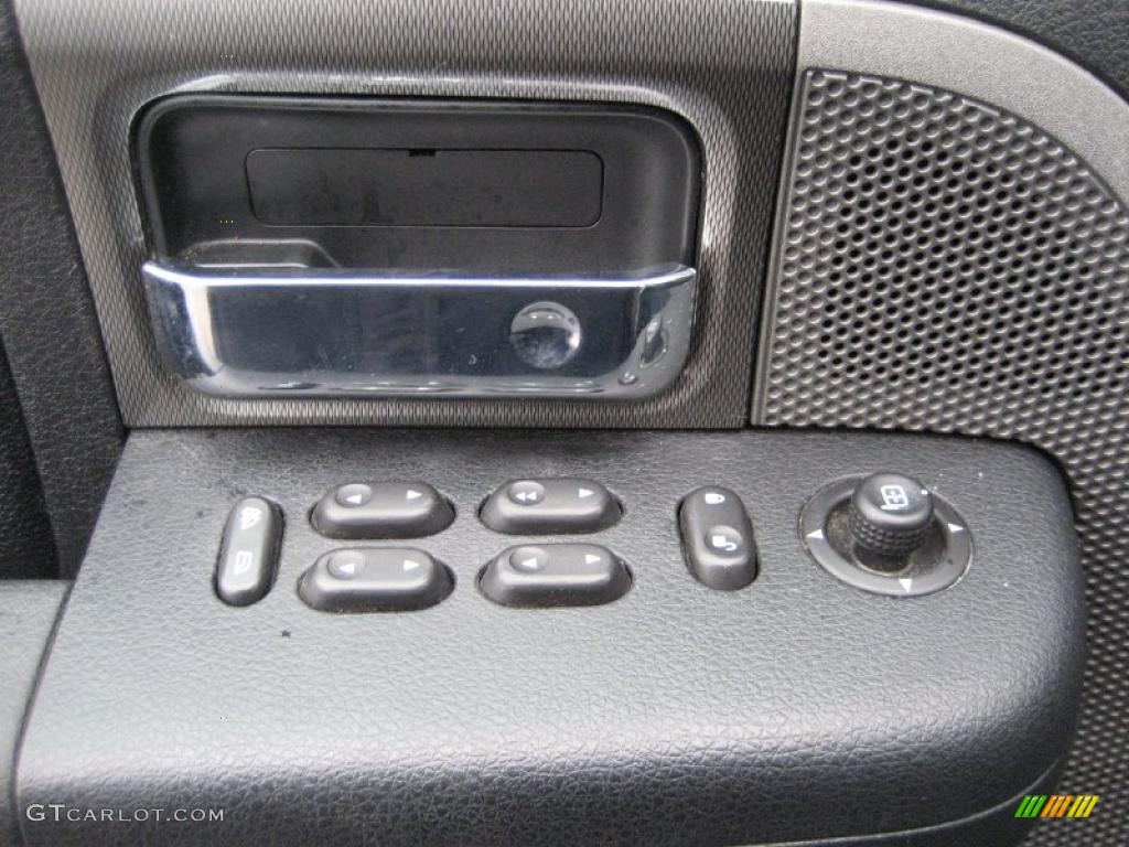 2005 F150 XLT SuperCrew 4x4 - True Blue Metallic / Black photo #21