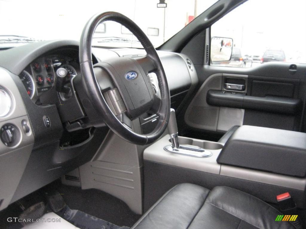 2005 F150 XLT SuperCrew 4x4 - True Blue Metallic / Black photo #22