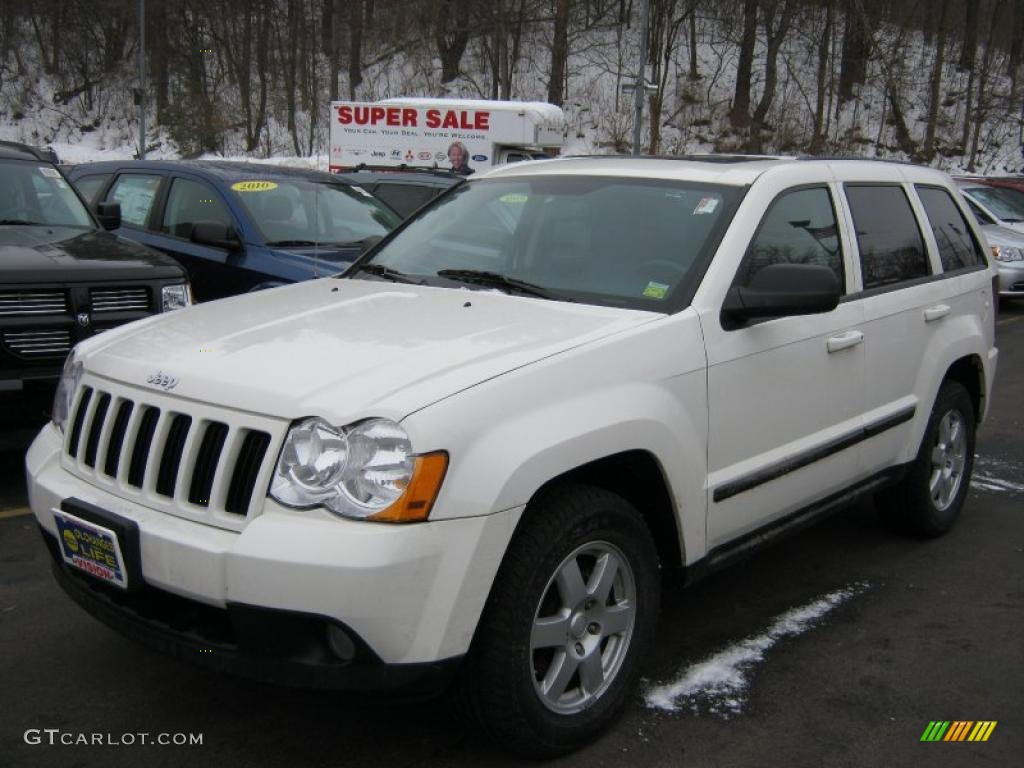 2008 Grand Cherokee Laredo 4x4 - Stone White / Dark Slate Gray photo #1