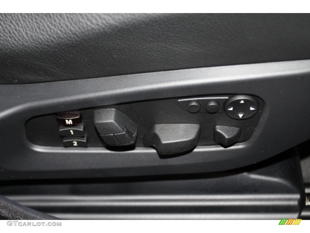 2007 BMW M5 Sedan Controls Photo #41909297