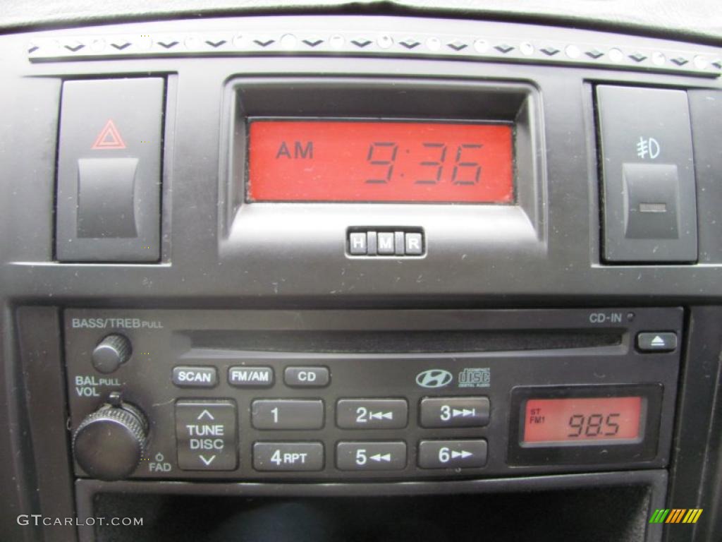 2006 Hyundai Tiburon GS Controls Photo #41911985