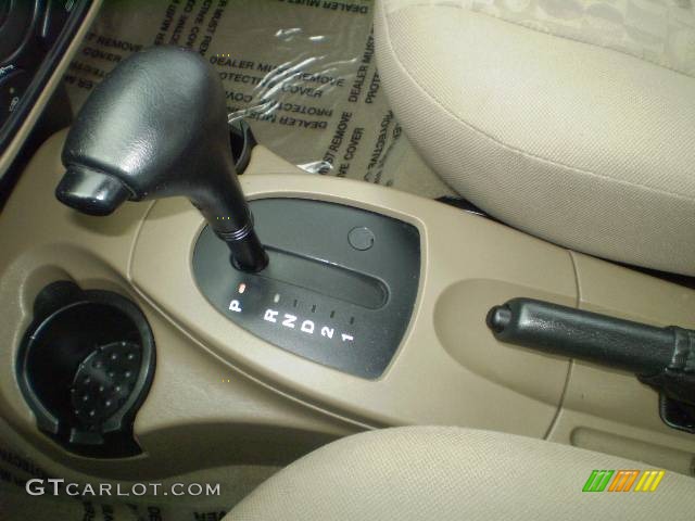 2005 Focus ZX4 SES Sedan - Arizona Beige Metallic / Dark Pebble/Light Pebble photo #30