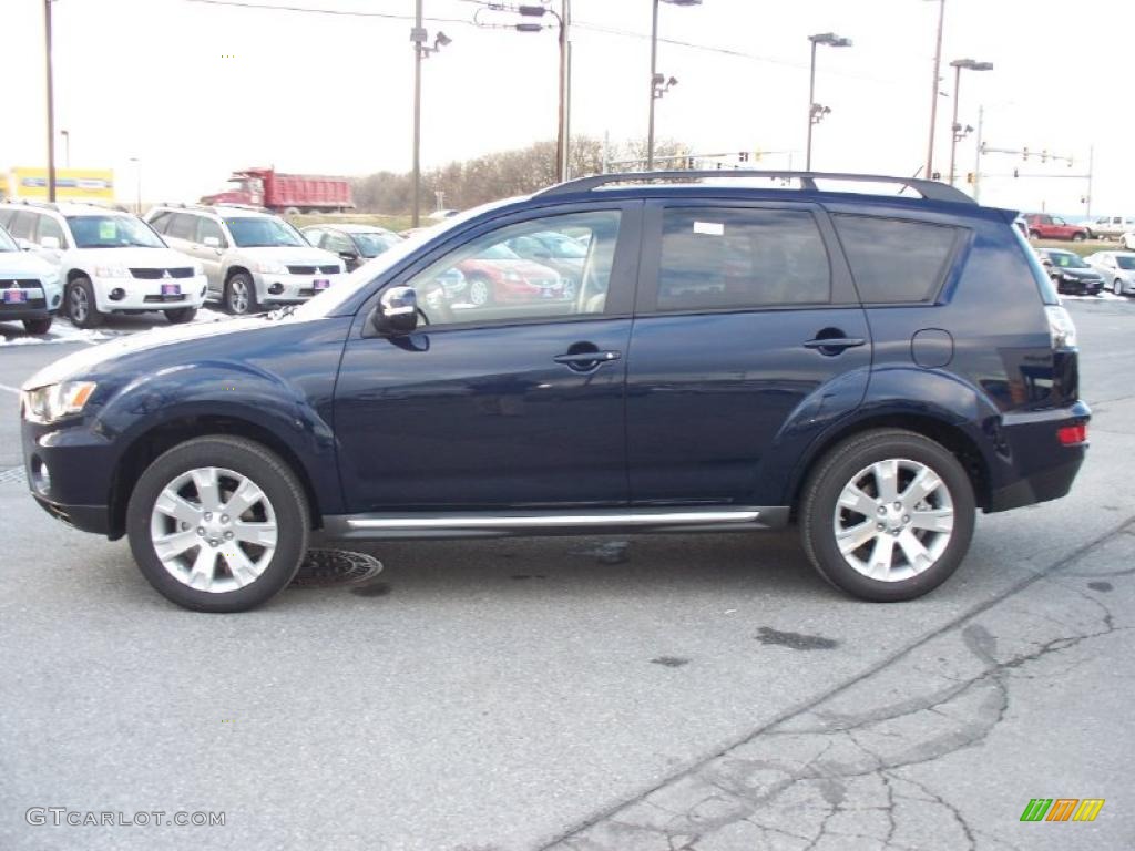 Cosmic Blue Metallic 2011 Mitsubishi Outlander SE Exterior Photo #41915573