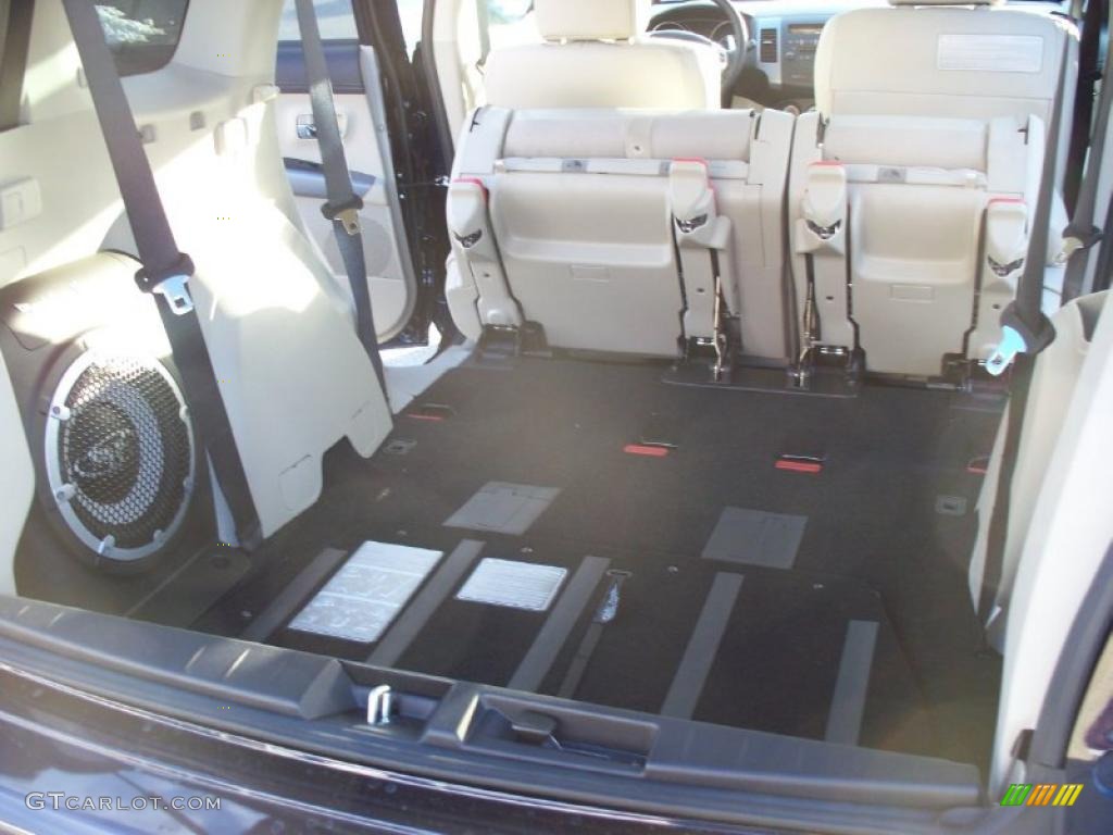 2011 Mitsubishi Outlander SE Trunk Photo #41916017