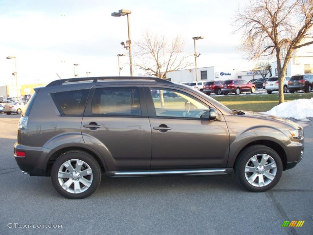 Quartz Brown Metallic 2011 Mitsubishi Outlander SE Exterior Photo #41916205