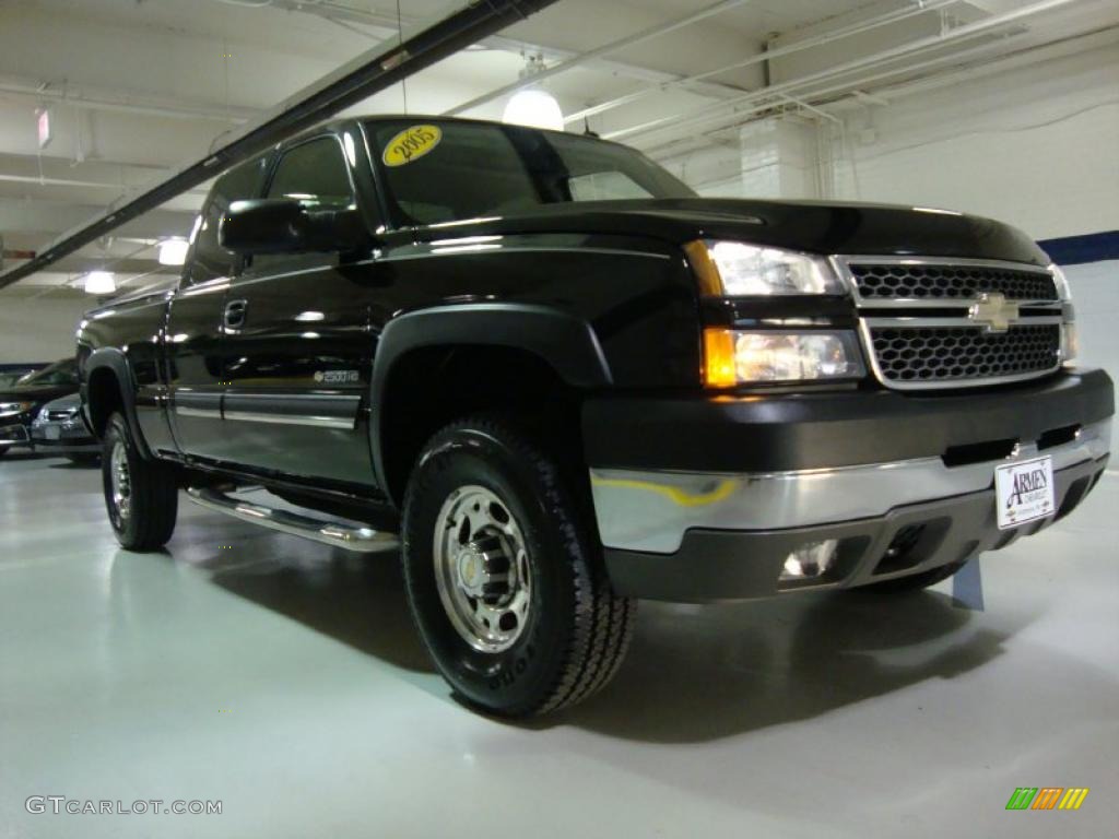 2005 Silverado 2500HD LT Extended Cab 4x4 - Black / Medium Gray photo #5