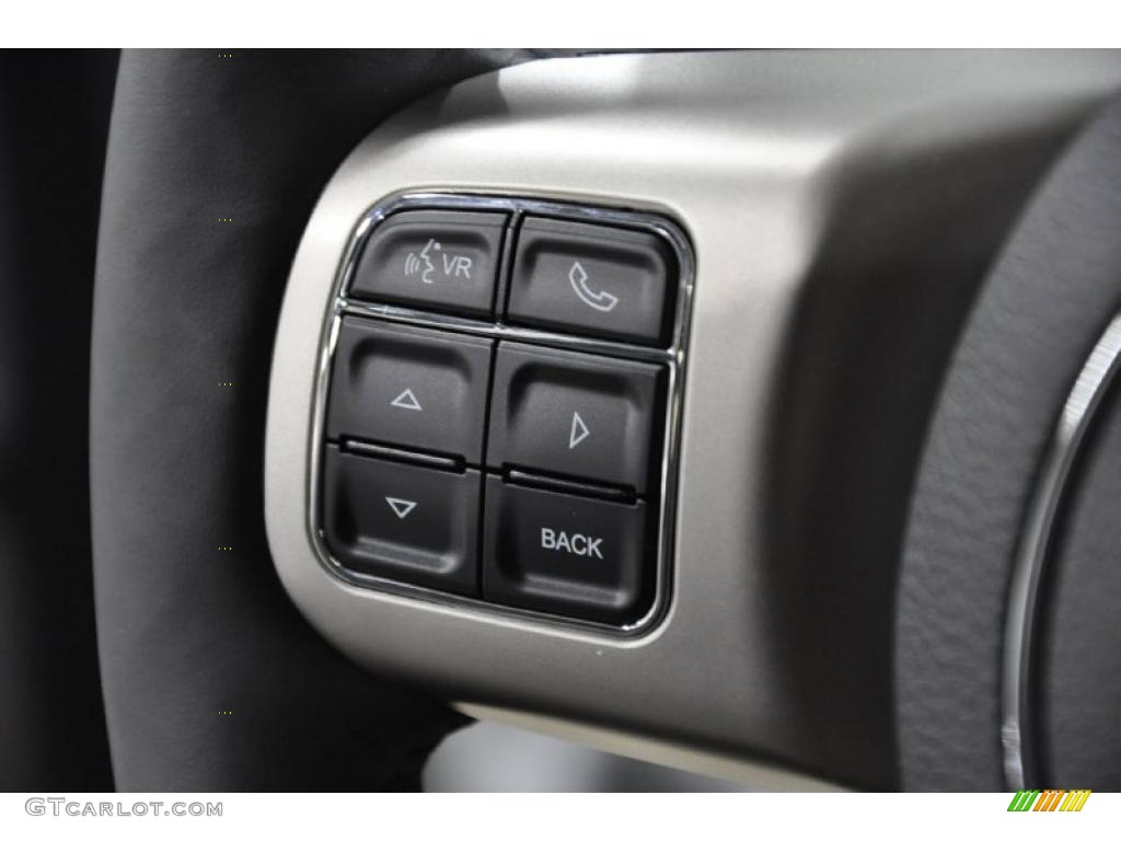 2011 Jeep Grand Cherokee Limited Controls Photo #41919574