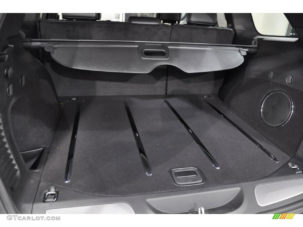 2011 Jeep Grand Cherokee Limited Trunk Photo #41919742