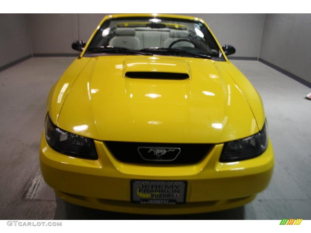 2004 Mustang V6 Convertible - Screaming Yellow / Oxford White photo #2