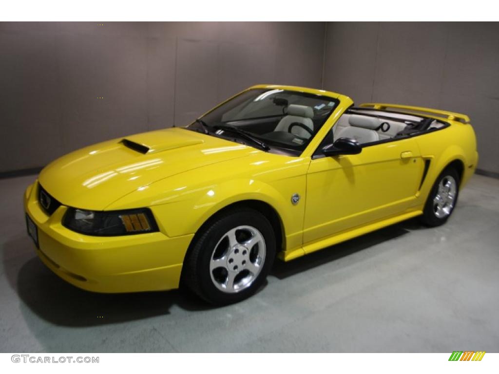2004 Mustang V6 Convertible - Screaming Yellow / Oxford White photo #3