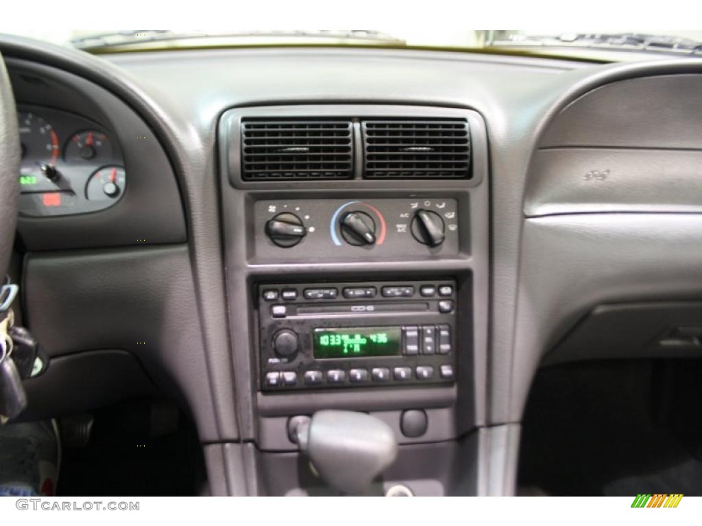 2004 Mustang V6 Convertible - Screaming Yellow / Oxford White photo #12