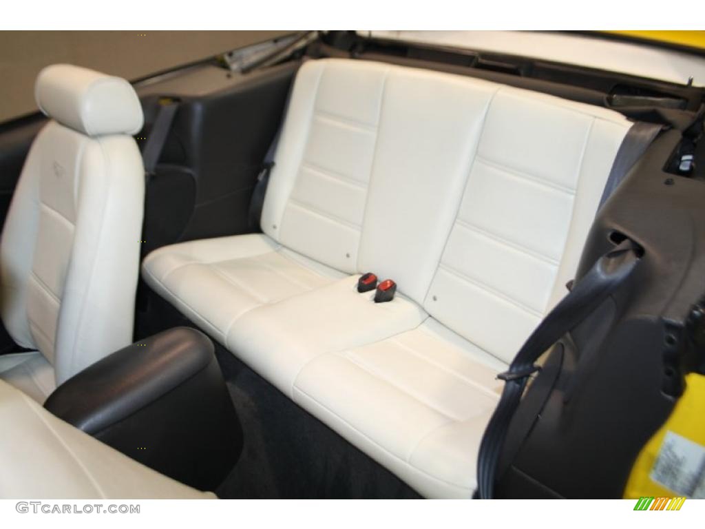 2004 Mustang V6 Convertible - Screaming Yellow / Oxford White photo #23