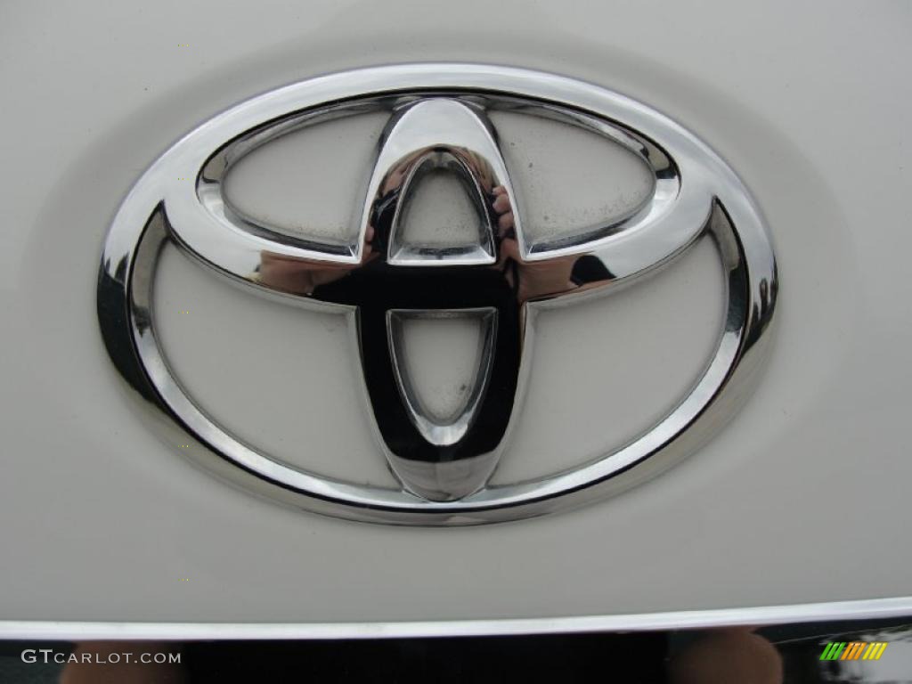 2008 Toyota Yaris Sedan Marks and Logos Photo #41924819