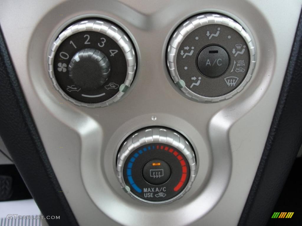 2008 Toyota Yaris Sedan Controls Photo #41925171