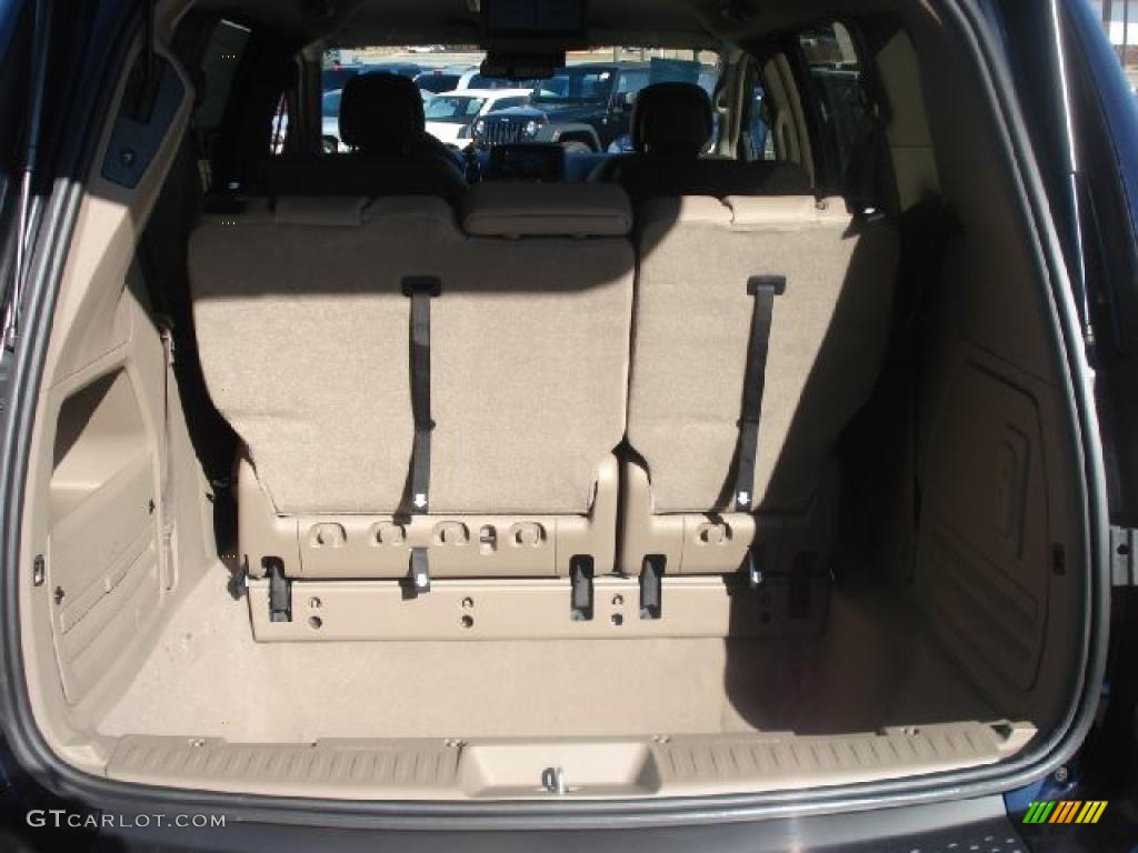 2011 Chrysler Town & Country Touring - L Trunk Photo #41926791