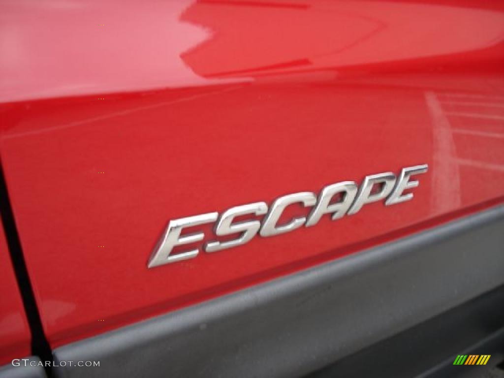 2002 Ford Escape XLT V6 Marks and Logos Photos