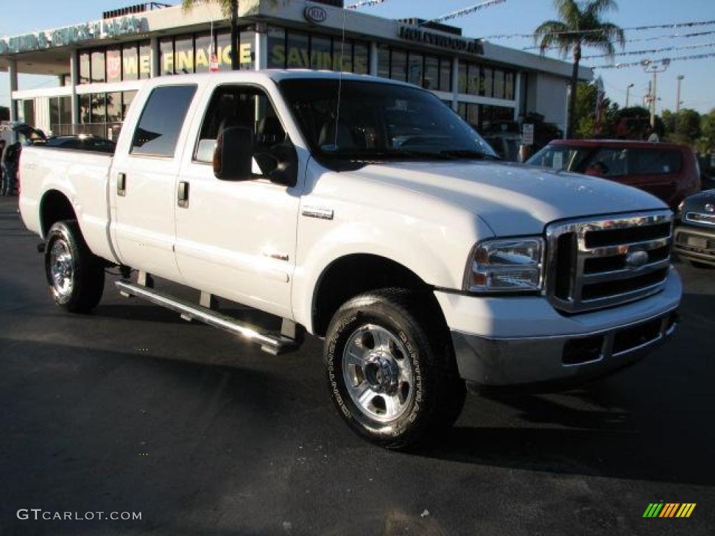 2006 F350 Super Duty Lariat Crew Cab 4x4 - Oxford White / Medium Flint photo #1