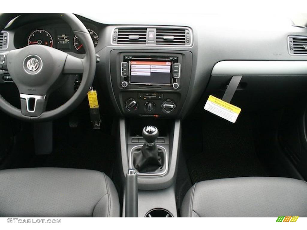 2011 Volkswagen Jetta TDI Sedan Titan Black Dashboard Photo #41930916