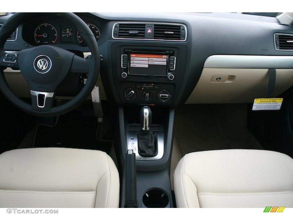 2011 Jetta TDI Sedan - Candy White / Cornsilk Beige photo #7