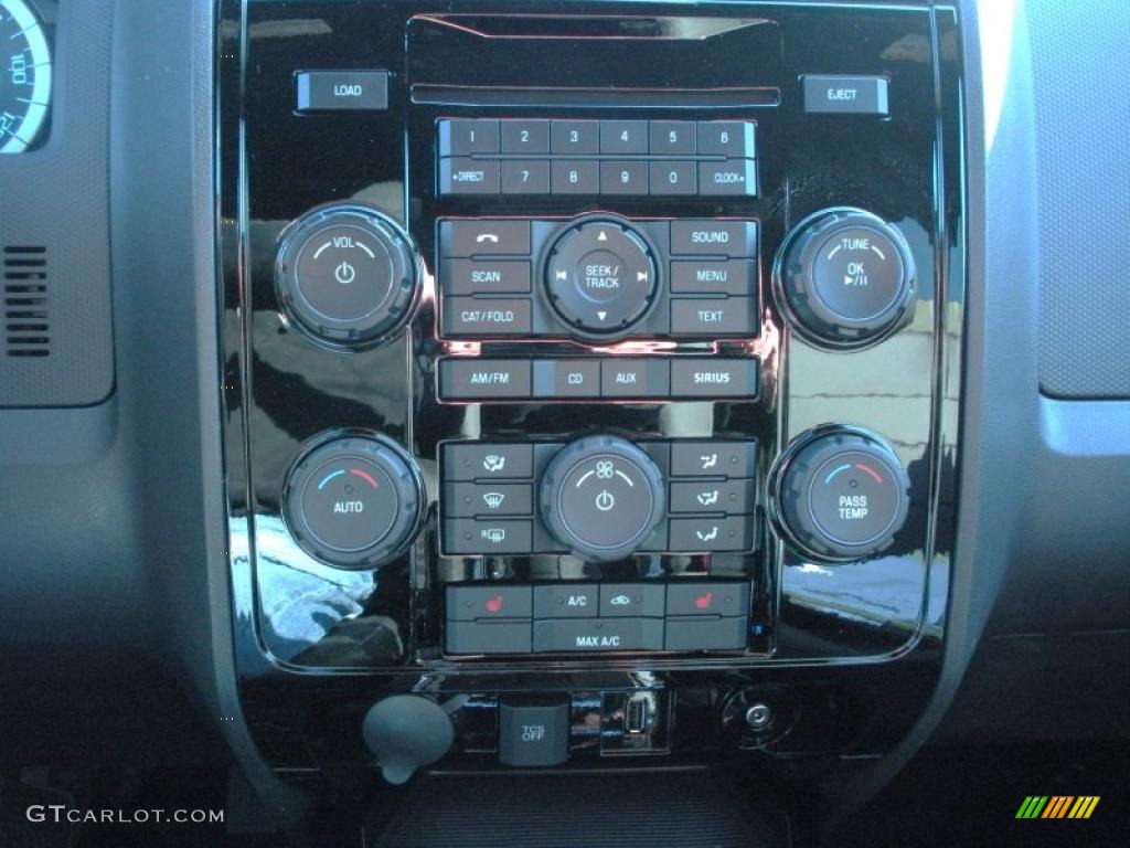 2011 Ford Escape Limited V6 Controls Photo #41935550