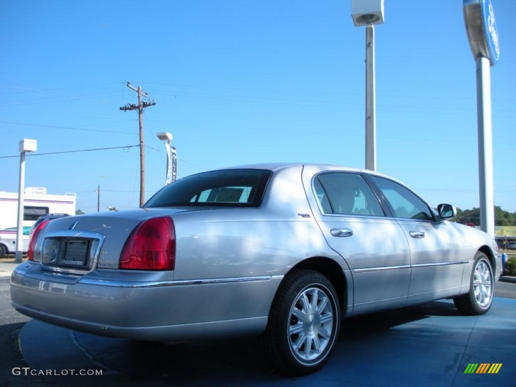 Silver Birch Metallic 2011 Lincoln Town Car Signature Limited Exterior Photo #41935842