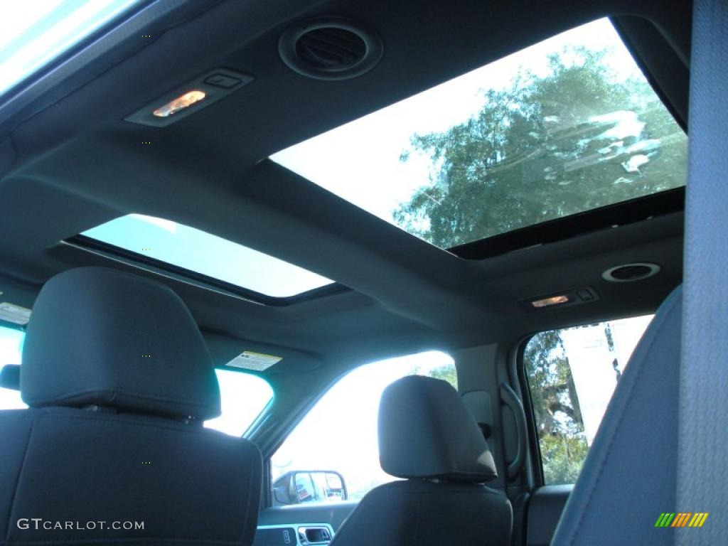 2011 Ford Explorer XLT Sunroof Photos