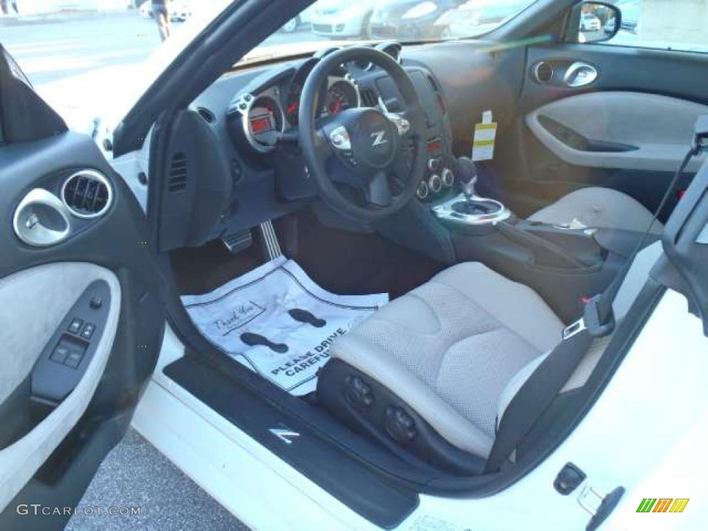 2010 370Z Touring Coupe - Pearl White / Gray Leather photo #5