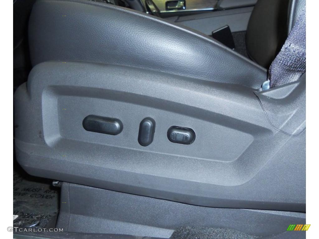 2011 Lincoln MKX AWD Controls Photo #41937954