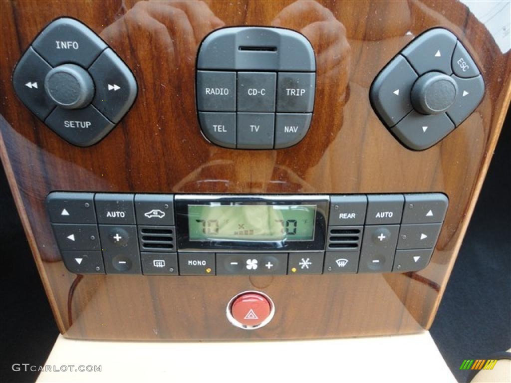 2008 Maserati Quattroporte Standard Quattroporte Model Controls Photo #41938586