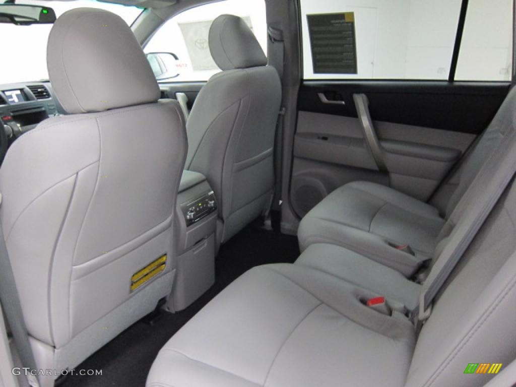 Ash Interior 2011 Toyota Highlander SE 4WD Photo #41939686
