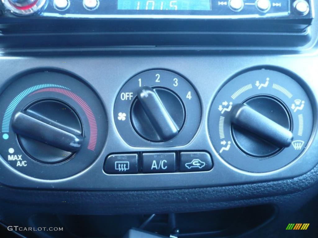 2006 Mitsubishi Lancer OZ Rally Controls Photo #41942762