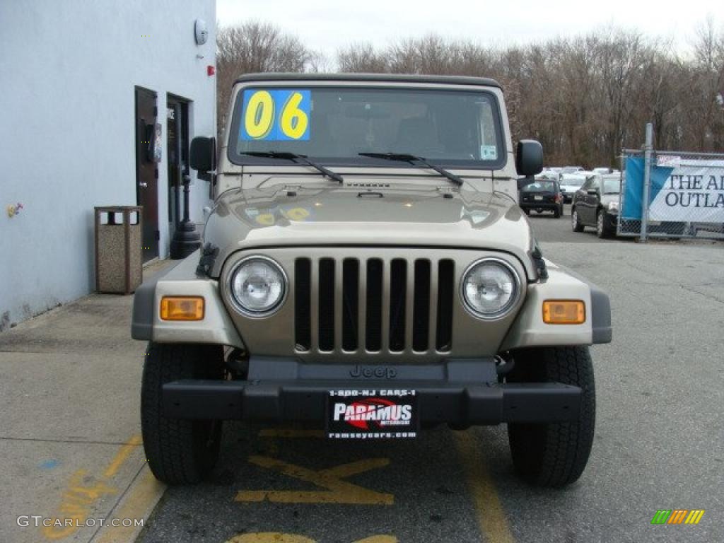 2006 Wrangler X 4x4 - Light Khaki Metallic / Khaki photo #2