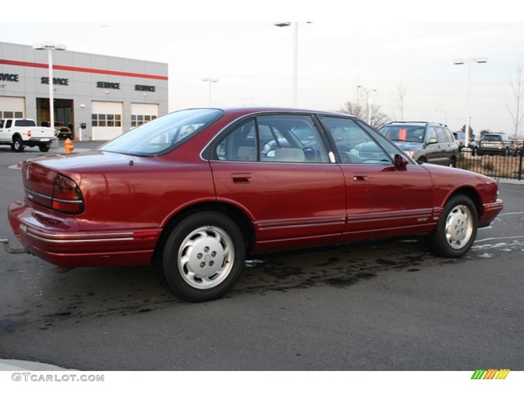 1992 Eighty-Eight Royale LS - Dark Garnet Red Metallic / Light Gray photo #2