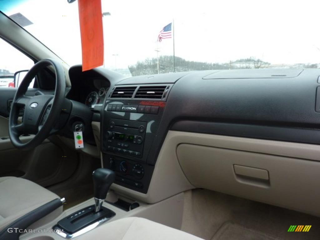 2007 Fusion SE V6 AWD - Tungsten Grey Metallic / Light Stone photo #16