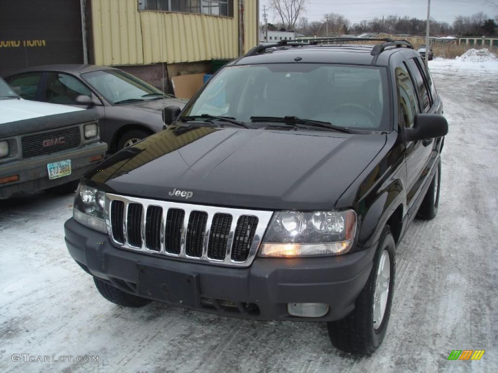 2003 Grand Cherokee Laredo 4x4 - Brilliant Black / Dark Slate Gray photo #1