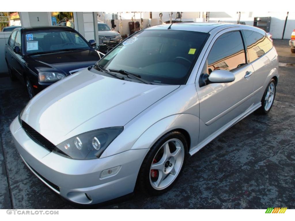 2002 Focus SVT Coupe - CD Silver Metallic / Black/Red photo #2