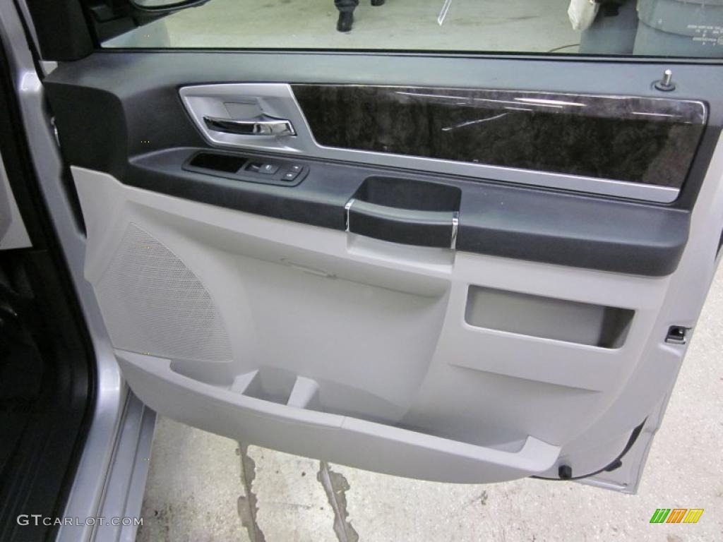 2010 Grand Caravan SXT - Bright Silver Metallic / Dark Slate Gray/Light Shale photo #20