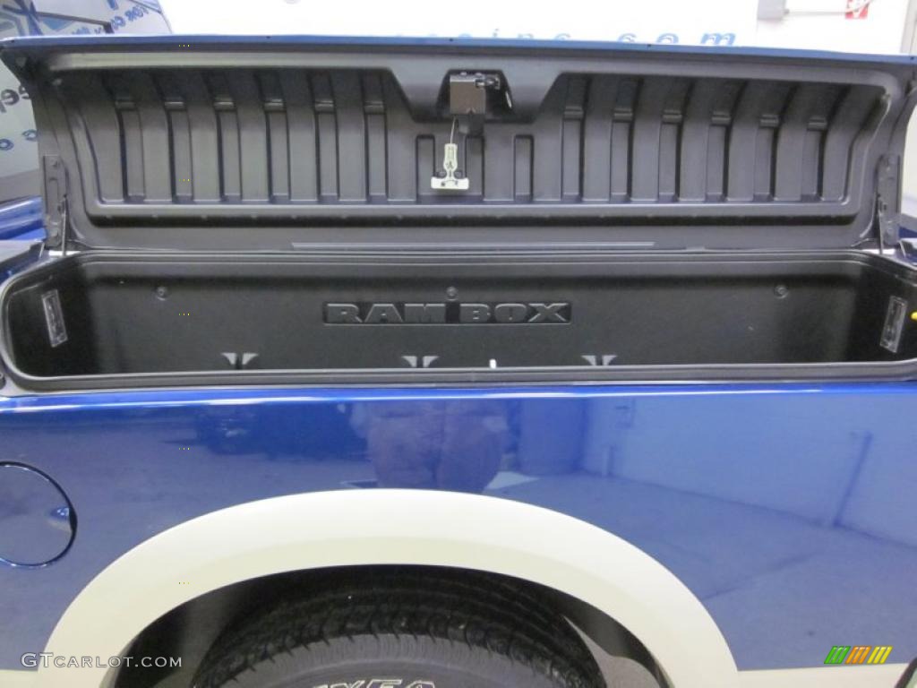 2009 Ram 1500 Laramie Crew Cab 4x4 - Deep Water Blue Pearl / Dark Slate Gray photo #12