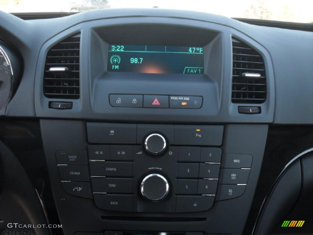 2011 Buick Regal CXL Controls Photo #41957604