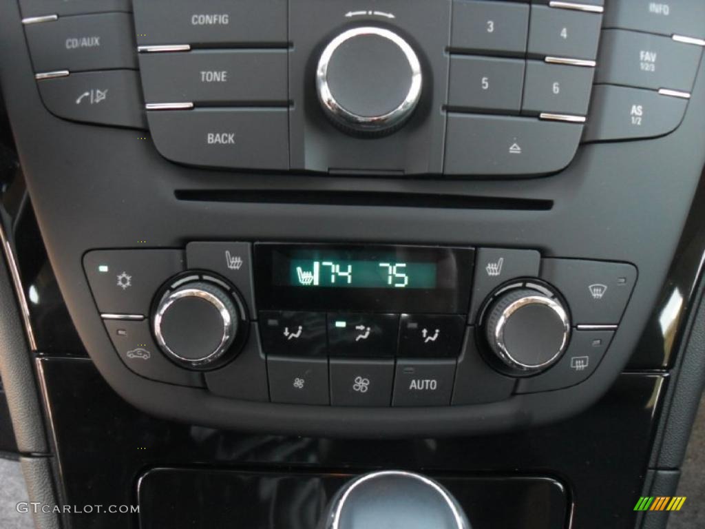 2011 Buick Regal CXL Controls Photo #41957620