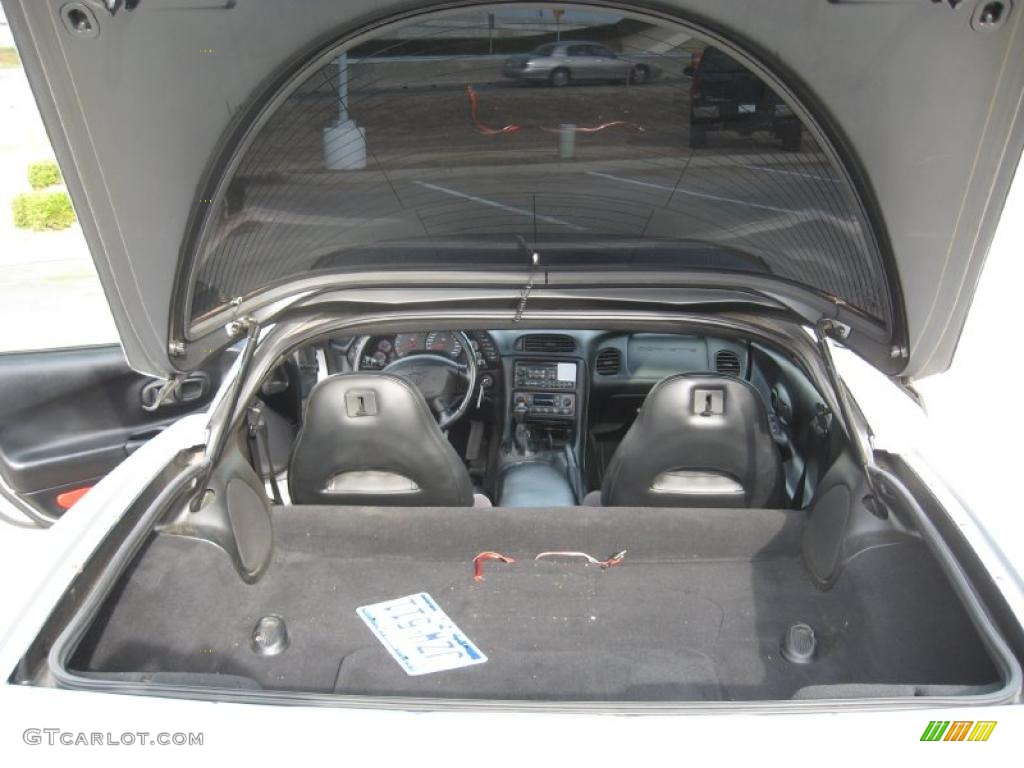 2001 Chevrolet Corvette Coupe Trunk Photo #41961544