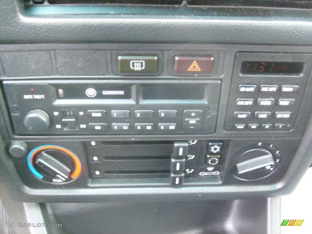 1989 BMW 3 Series 325i Convertible Controls Photo #41965684
