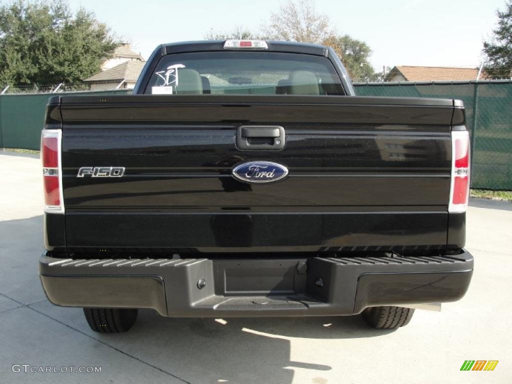 2010 F150 STX SuperCab - Tuxedo Black / Medium Stone photo #4