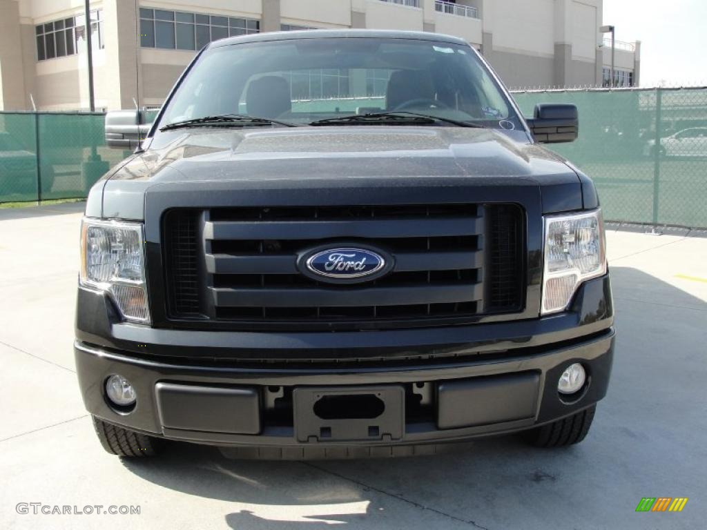 2010 F150 STX SuperCab - Tuxedo Black / Medium Stone photo #8