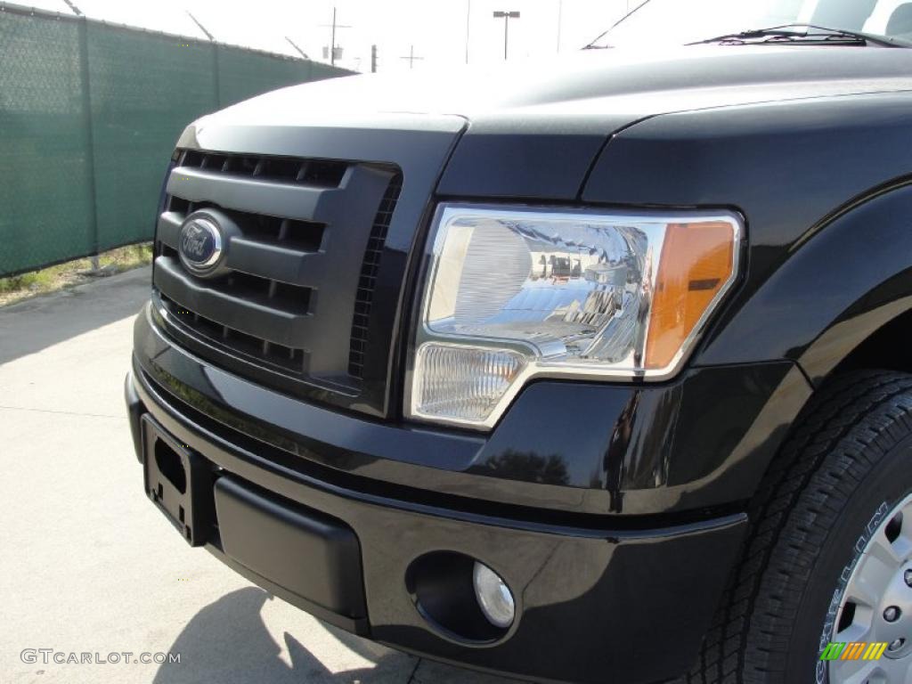 2010 F150 STX SuperCab - Tuxedo Black / Medium Stone photo #9