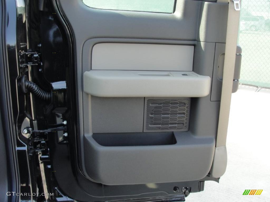 2010 F150 STX SuperCab - Tuxedo Black / Medium Stone photo #18