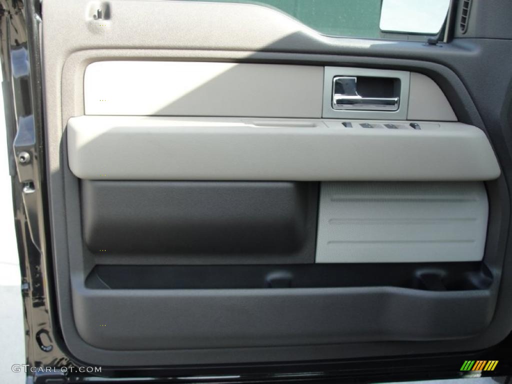 2010 F150 STX SuperCab - Tuxedo Black / Medium Stone photo #20