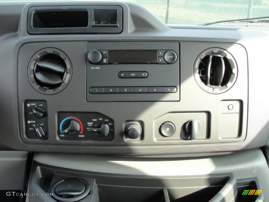 2011 Ford E Series Van E350 XL Extended Passenger Controls Photo #41977831