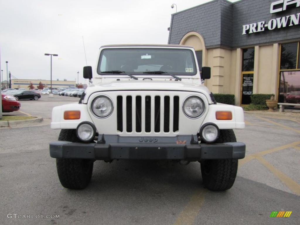 1999 Wrangler Sahara 4x4 - Stone White / Camel/Dark Green photo #2